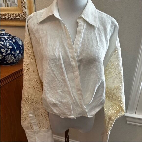 A.L.C. "Mason" front twist linen top featuring eyelet detailed sleeves-X1 - Picture 6 of 10